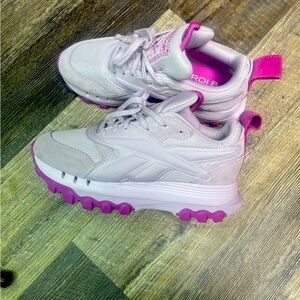 Cardi B Women’s Reebok platform sneakers size 6.5 women’s Pink color